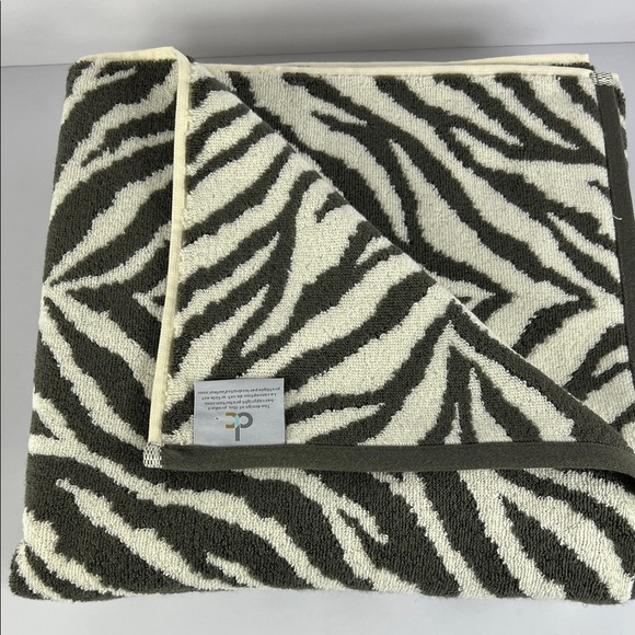 2 Pc Deborah Connolly Bath Towel Set Zebra Print Brown Cream Cotton Soft NEW - Picture 4 of 7